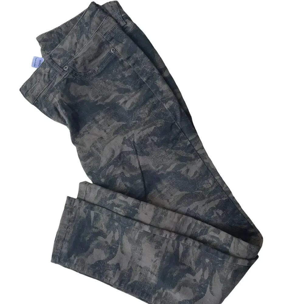 Maurices 5 Pocket camo Jeans Jr. Size M-reg Skinny Leg Cotton Blend Boho Street